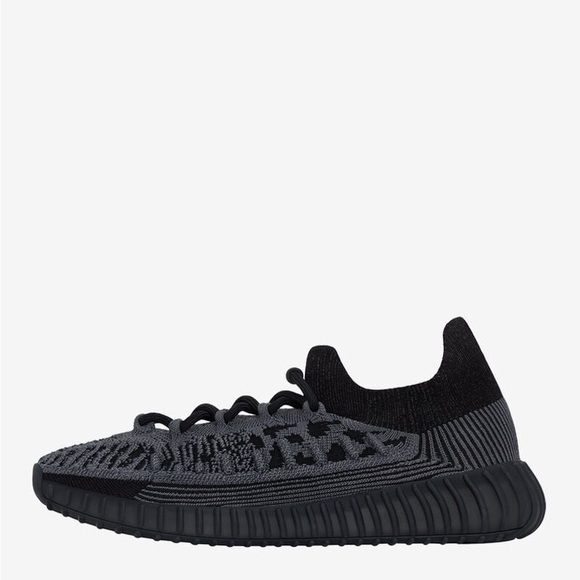Adidas Yeezy men's Boost 350 V2 cmpct sneakers NWB is available for  purchase on au PAY Market - Imported Goods Online Store Co.Ltd. | au PAY  Market - Online Shopping Site